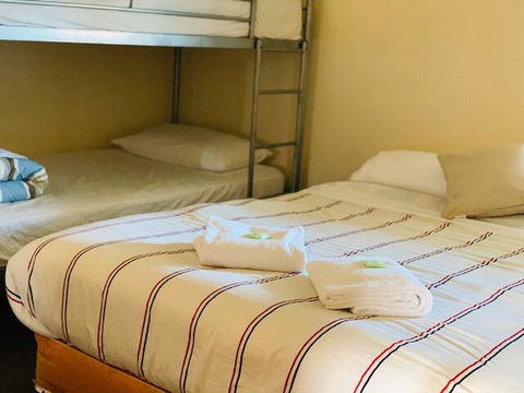 Kootingal Hotel - Darwin Holiday 2