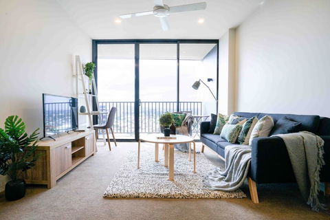 KOZYGURU BRISBANE CITY HIGHRISE 1BED APT SPIRE QBN550-2501 - Darwin Holiday 0