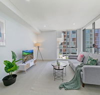 KOZYGURU MASCOT WALK TO STATION MODERN DESIGNER 2 BED APT FREE PARKING NMA260-312 - Darwin Holiday