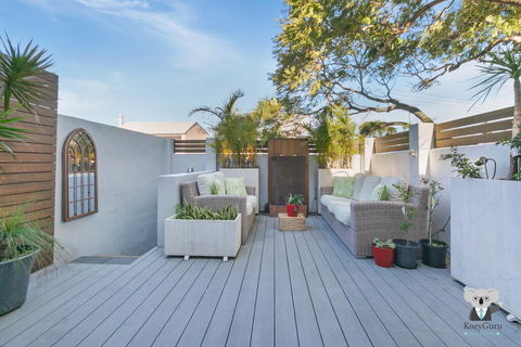 KOZYGURU ROZELLE COSY DREAM HOLIDAY HOME 3 BED HOUSE + FREE NRZ196 - Darwin Holiday 1
