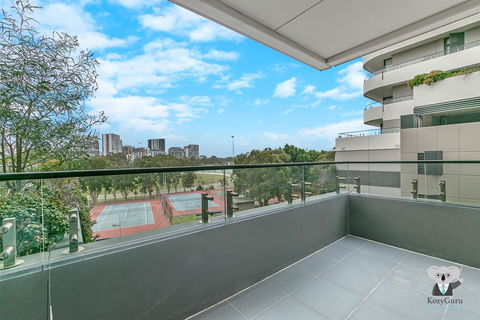 KOZYGURU WOLLI CREEK KOZY 1 BED APT SYDNEY AIRPORT & SYDNEY CBD NWC020 - Darwin Holiday 1