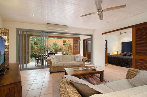 L'Auberge @ Noosa - Darwin Holiday 1