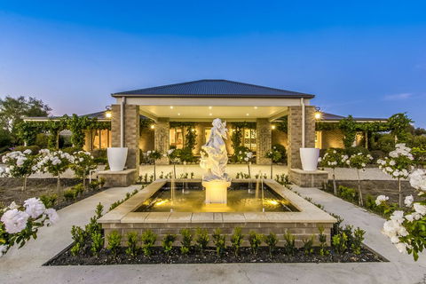 La Bella Vita - Darwin Holiday 0