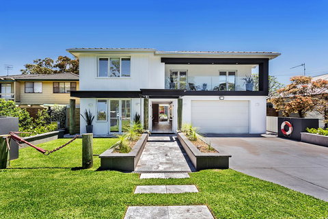 La Luna - Shoal Bay - Darwin Holiday 1