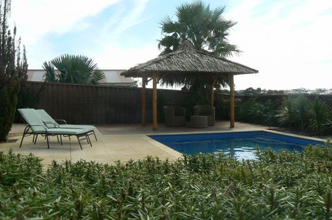 La Mer - Home With A Pool - Darwin Holiday 3