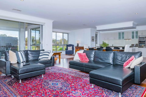 Lahinch Mews - Family Bookings Only - Darwin Holiday 1