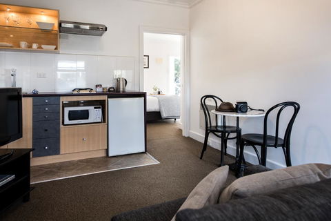 Lake Daylesford Apartment 3 - Darwin Holiday 3