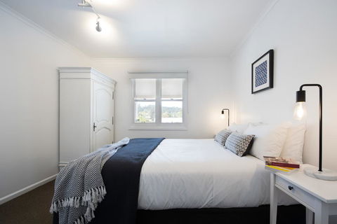 Lake Daylesford Apartment 6 - Darwin Holiday 3