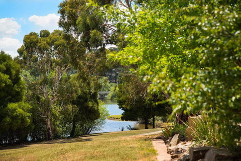 Lake Daylesford Lodge 3 - Darwin Holiday 3