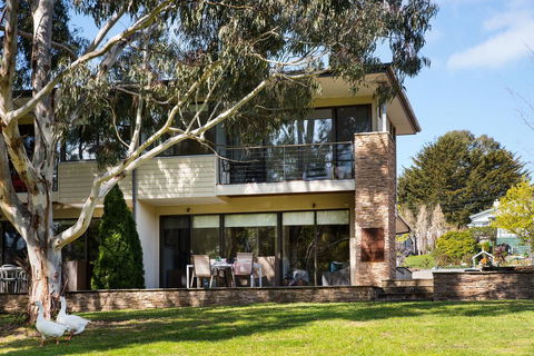 Lake Daylesford Lodge 6 - Darwin Holiday 1