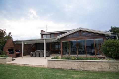 Lake House 61 Mulwala - Darwin Holiday 3