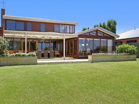 Lake House 61 Mulwala - Darwin Holiday 0