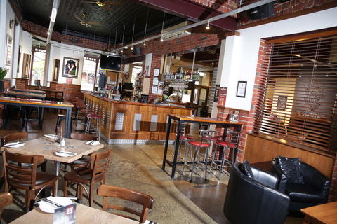 Lake Inn - Ballarat - Darwin Holiday 1