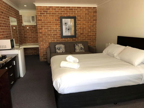 Lake Macquarie Motor Inn - Darwin Holiday 1