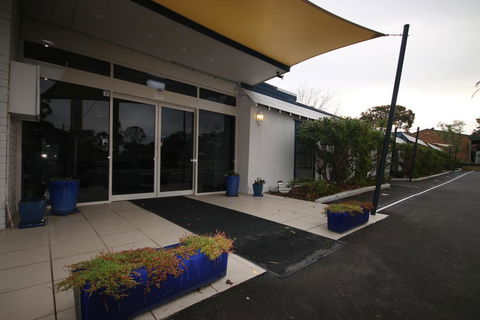 Lake Munmorah Motel - Darwin Holiday 0