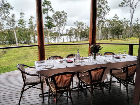 Lake Tinaroo Waterfrontage - Darwin Holiday 1