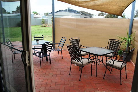 Lake Tyrrell Accommodation - Darwin Holiday 2