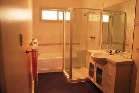 Lake Tyrrell Accommodation - Darwin Holiday 1