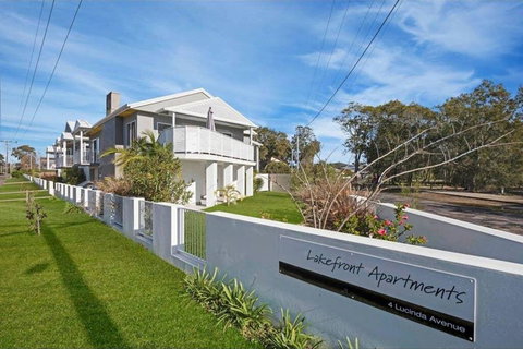 Lakefront Peace Apartments Studio 4 - Darwin Holiday 2