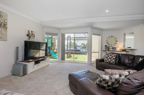 Lakehouse Family Oasis By Getastay - Darwin Holiday 3