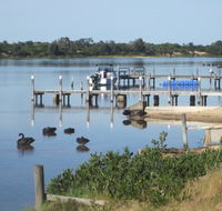 Lakes Waterfront Motel and Cottages with King Beds - Darwin Holiday