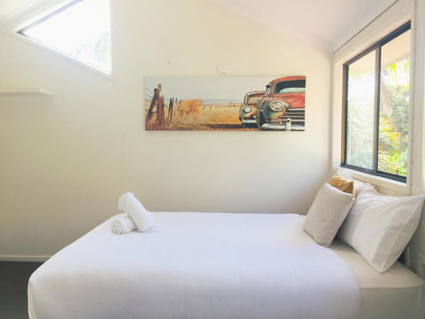 Lakeside Beach House - Hostie Properties - Darwin Holiday 2