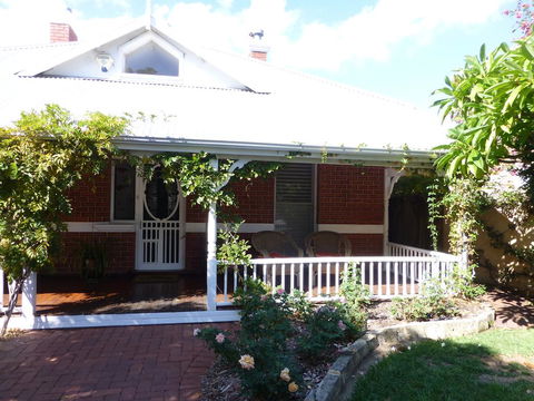 Lakeside Bed & Breakfast - Darwin Holiday 1