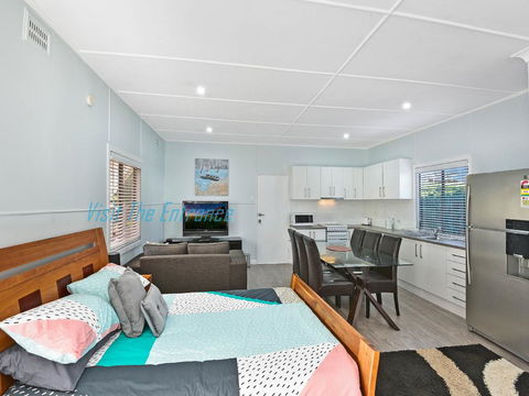 Lakeside Cabin - Darwin Holiday 1