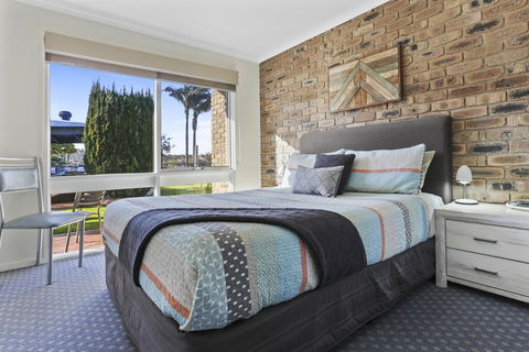 Lakeside Holiday Apartments Merimbula - Darwin Holiday 1