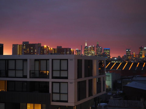 Large 2BR+Comfy+Parking Included - Darwin Holiday 1