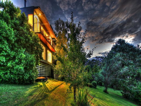 Laurels - Darwin Holiday 1