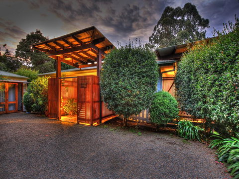 Laurels - Darwin Holiday 0