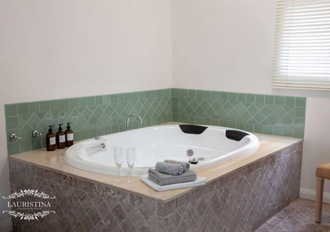 Lauristina Spa Cottage - Darwin Holiday 2