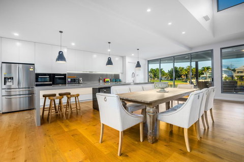 Lavish & Luxurious, Noosa Waters - Darwin Holiday 2