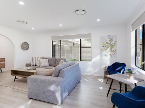 Le Maison, 77 Horace St - Stunning House With Ducted Air, WIFI And Linen Provided - Darwin Holiday 3