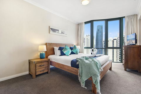 Legends 1 Bedroom Spa Suite - We Accommodate - Darwin Holiday 2