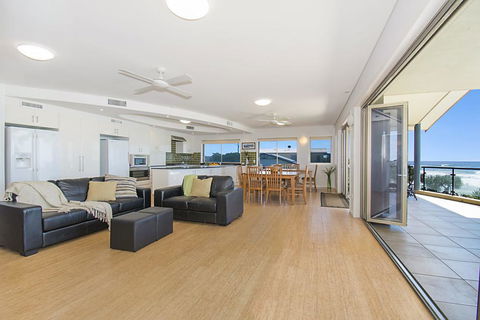 Lennox On The Beach Unit 2 - Lennox Head - Darwin Holiday 1