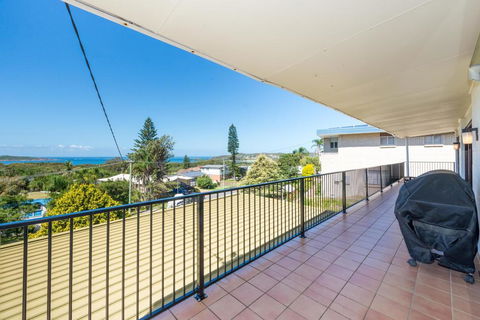 Lentara St 12 - Fingal Bay - Darwin Holiday 0