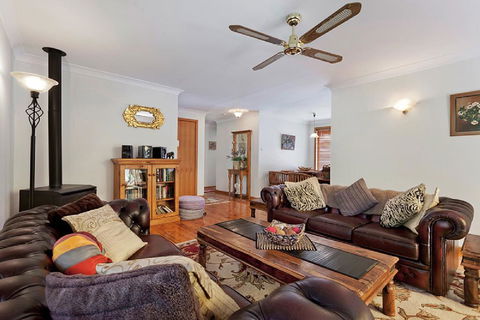 Leura Bungalow - Darwin Holiday 0