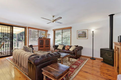 Leura Bungalow - Darwin Holiday 1