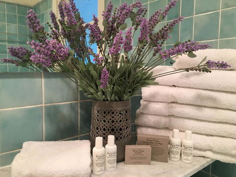 Leura Country Cottage - Darwin Holiday 2