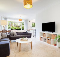 Light and airy garden apartment steps from surf - Darwin Holiday