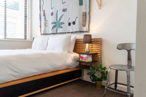 Light Filled Contemporary Urban Oasis Apt + Parking - Darwin Holiday 0