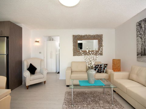 Lillian Street, Shoal Court, Unit 05, 7 - Darwin Holiday 1