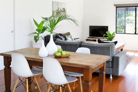 Lily Pad At Byron Bay - Darwin Holiday 1