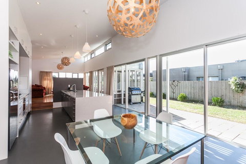 Links Retreat 29 - Darwin Holiday 0