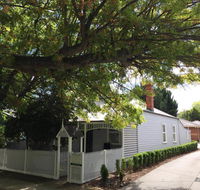 Lucy's Cottage - Darwin Holiday