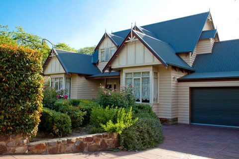 Lucy's Serenity @ Healesville - Darwin Holiday 1