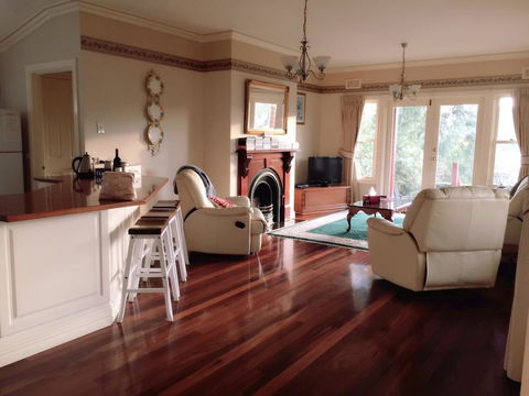 Lucy's Serenity @ Healesville - Darwin Holiday 2