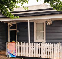 Lucys Artist Cottage - Darwin Holiday